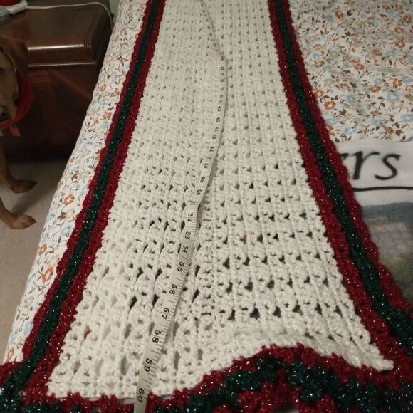 Table Runner Crochet Long Sparkling Rectangle 62 inch White Green Red - Picture 4 of 15